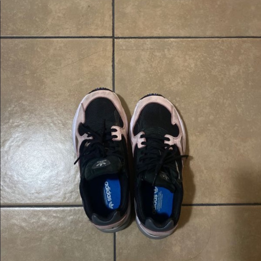 Adidas falcon